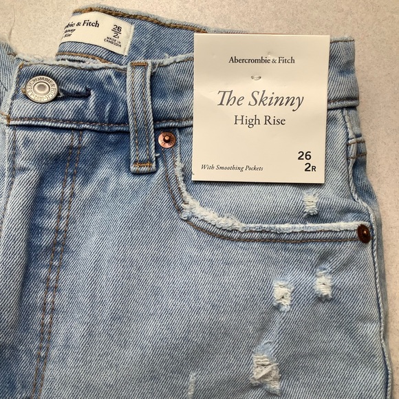 A&F High Rise Skinny 26 Light Ripped Destroyed NWT - Picture 2 of 6